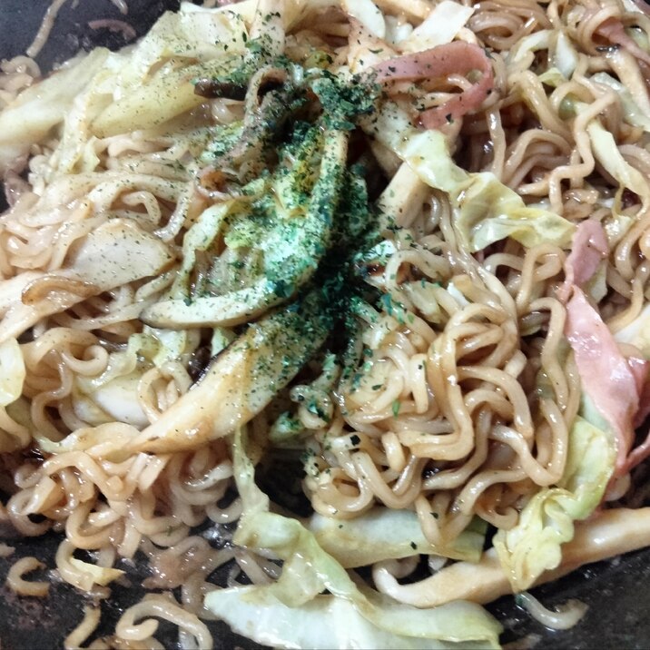 ベーコン エリンギ キャベツの焼きそば